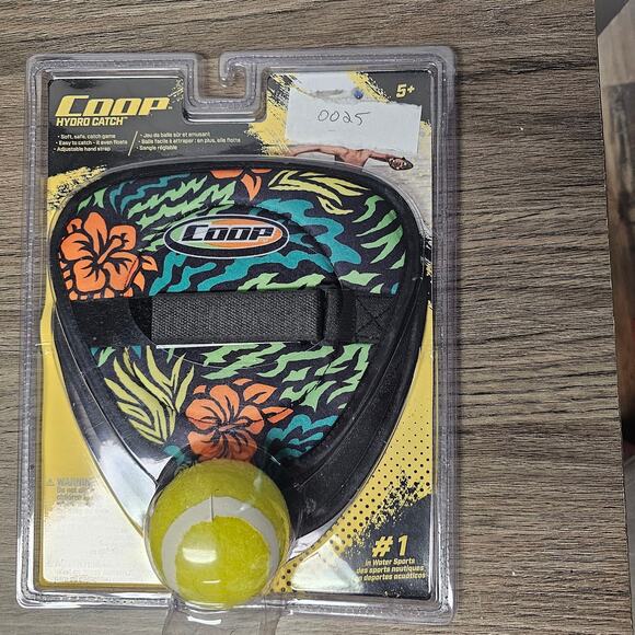 COOP Hydro Catch Ball and Mitt Set Green NWT - Picture 2 of 2